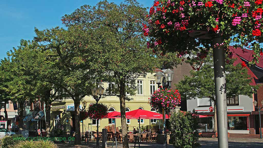 Ruhiges, sonniges Herbstwetter, genau das Richtige für eine Tour über Land. wildeshausen
