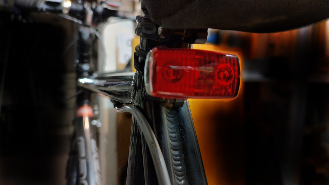 LED-Rückleuchte mit Verzögerungs- und Tag-/Nacht-Sensor dansi